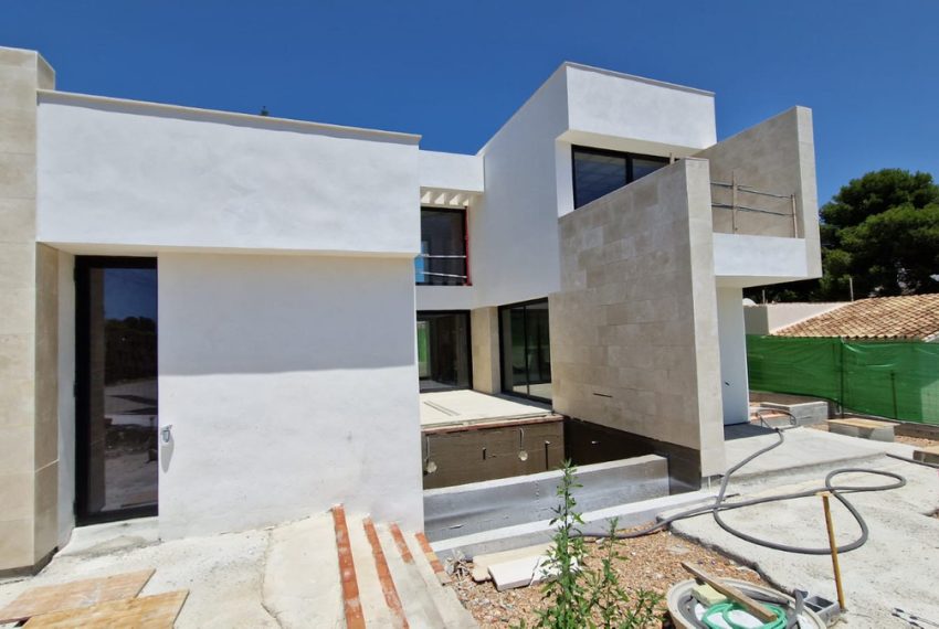 R4848769-Villa-For-Sale-Nueva-Andalucia-Detached-4-Beds-268-Built-1