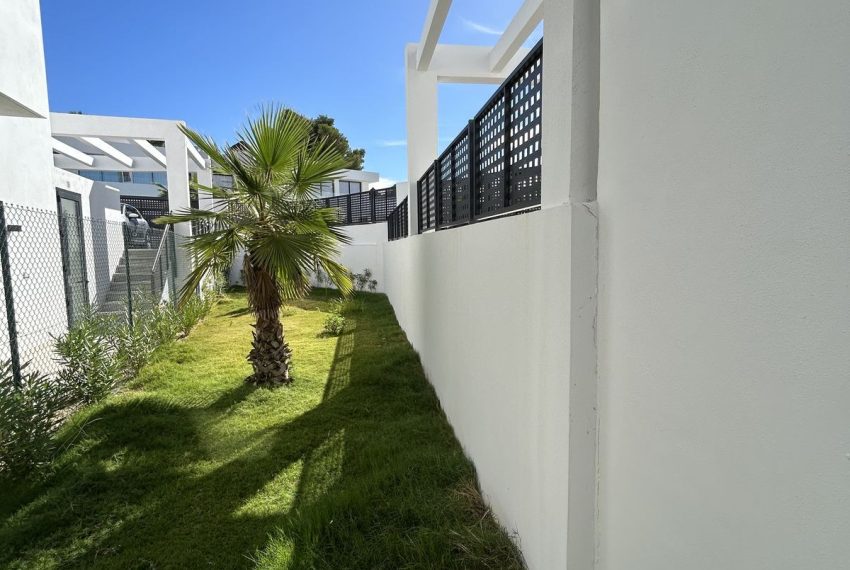 R4850854-Villa-For-Sale-Rio-Real-Detached-4-Beds-200-Built-4