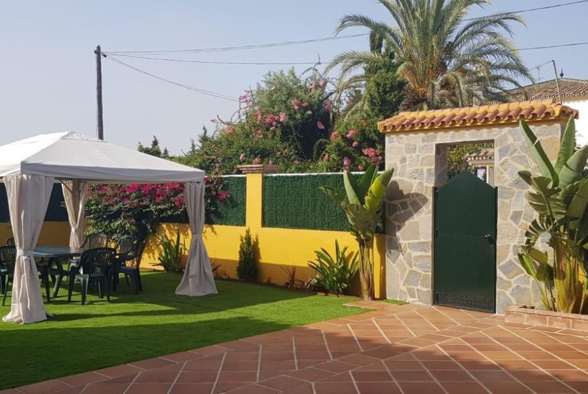 R4851274-Villa-For-Sale-San-Pedro-de-Alcantara-Detached-6-Beds-200-Built