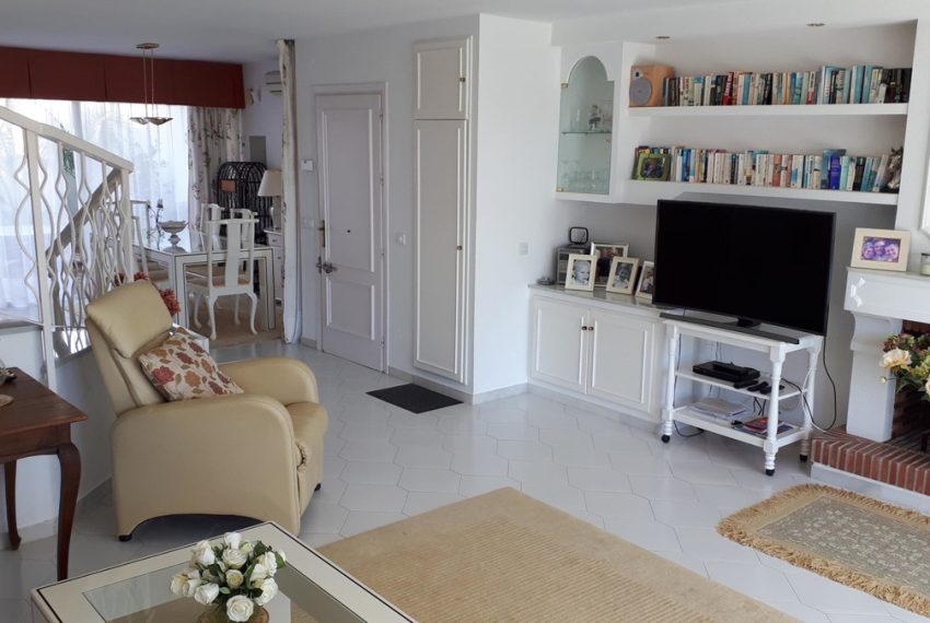 R4854655-Villa-For-Sale-Miraflores-Semi-Detached-3-Beds-181-Built-2