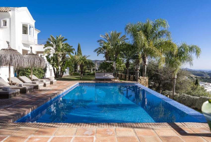 R4855915-Villa-For-Sale-Altos-de-los-Monteros-Detached-6-Beds-654-Built-8