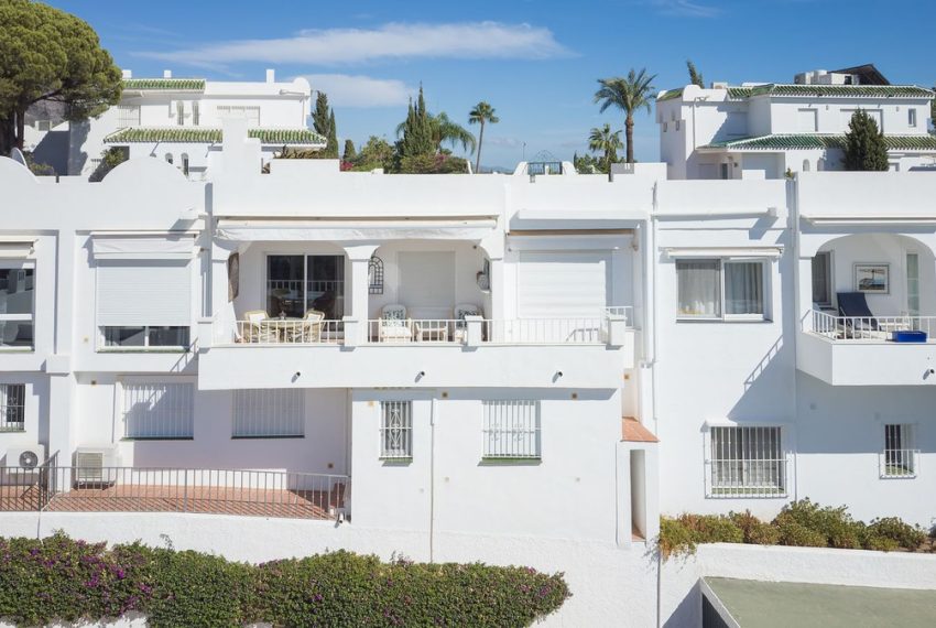 R4857937-Townhouse-For-Sale-Nueva-Andalucia-Terraced-3-Beds-100-Built-1