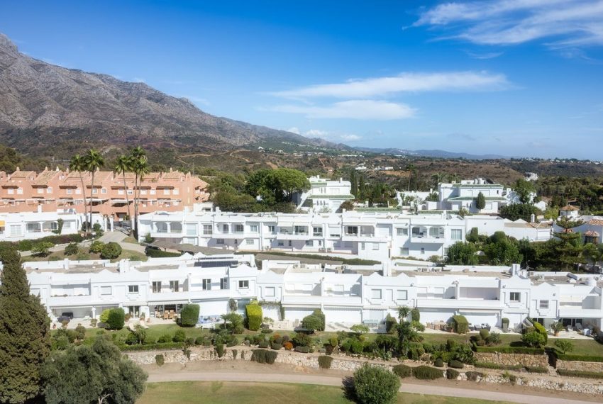 R4857937-Townhouse-For-Sale-Nueva-Andalucia-Terraced-3-Beds-100-Built