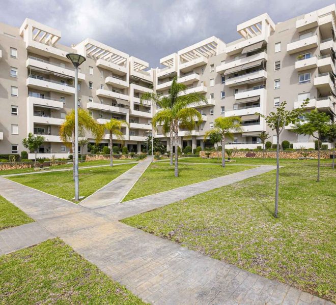 R4860202-Image 1-Middle Floor - 3 Beds - 112 Built