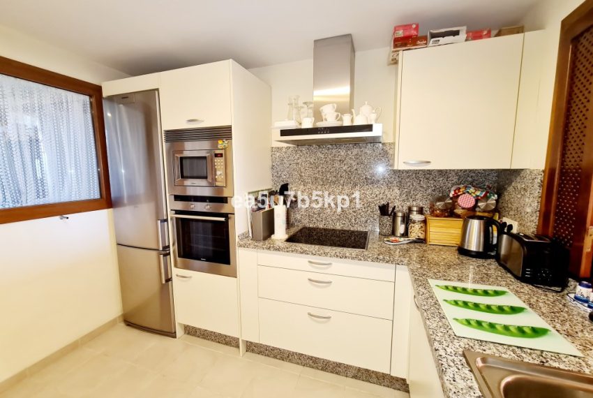 R4860943-Apartment-For-Sale-New-Golden-Mile-Penthouse-2-Beds-150-Built-3