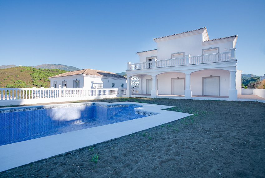 R4864381-Villa-For-Sale-Estepona-Detached-4-Beds-350-Built-7