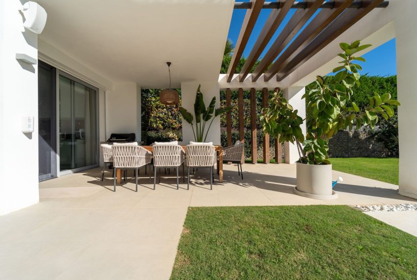 R4868431-Villa-For-Sale-Marbella-Detached-4-Beds-268-Built-4