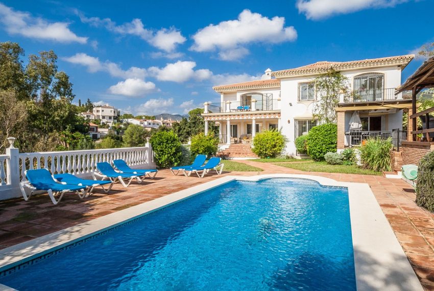 R4879177-Villa-For-Sale-Elviria-Detached-5-Beds-330-Built