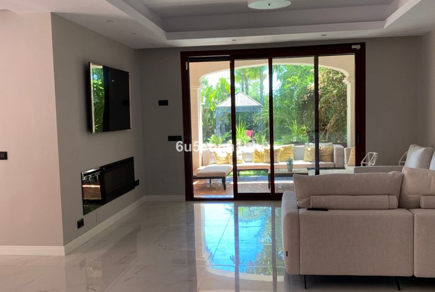 R4882888-Villa-For-Sale-Puerto-Banus-Semi-Detached-6-Beds-402-Built-6