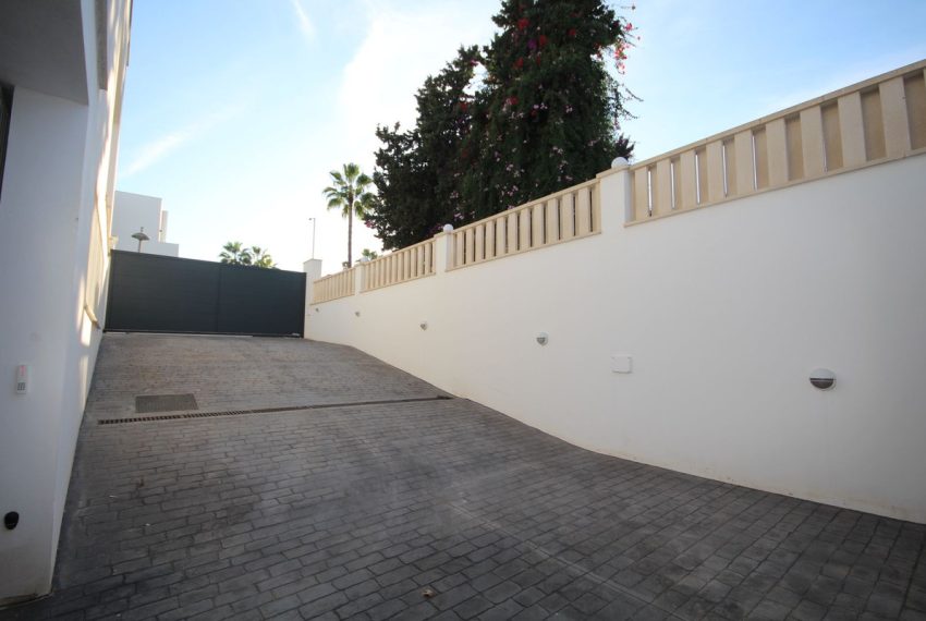 R4884292-Villa-For-Sale-Elviria-Detached-3-Beds-979-Built-4