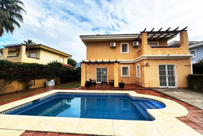 R4886659-Villa-For-Sale-La-Cala-Hills-Detached-5-Beds-310-Built-2