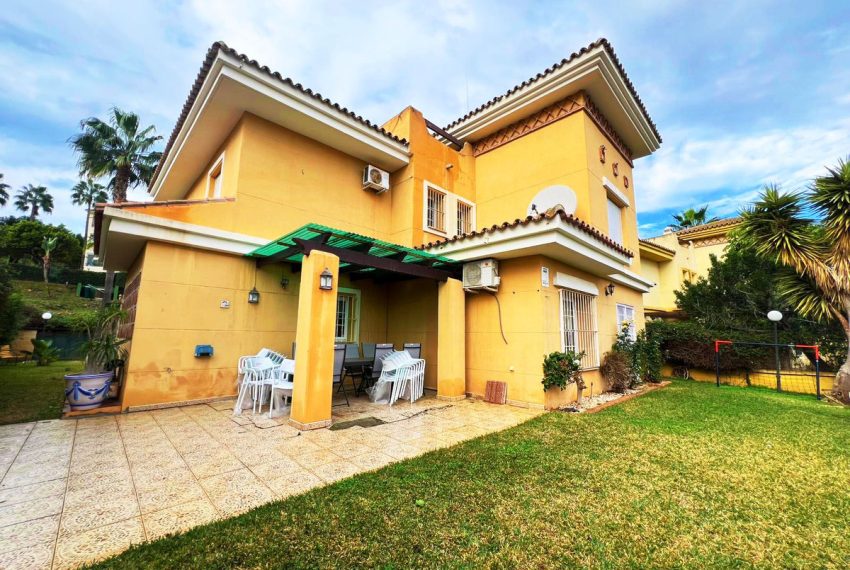 R4886659-Villa-For-Sale-La-Cala-Hills-Detached-5-Beds-310-Built-5