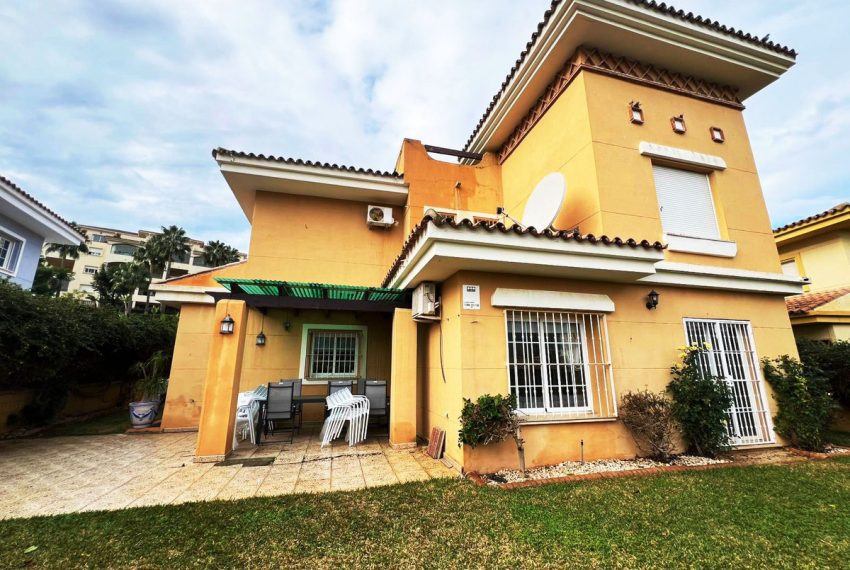 R4886659-Villa-For-Sale-La-Cala-Hills-Detached-5-Beds-310-Built-6