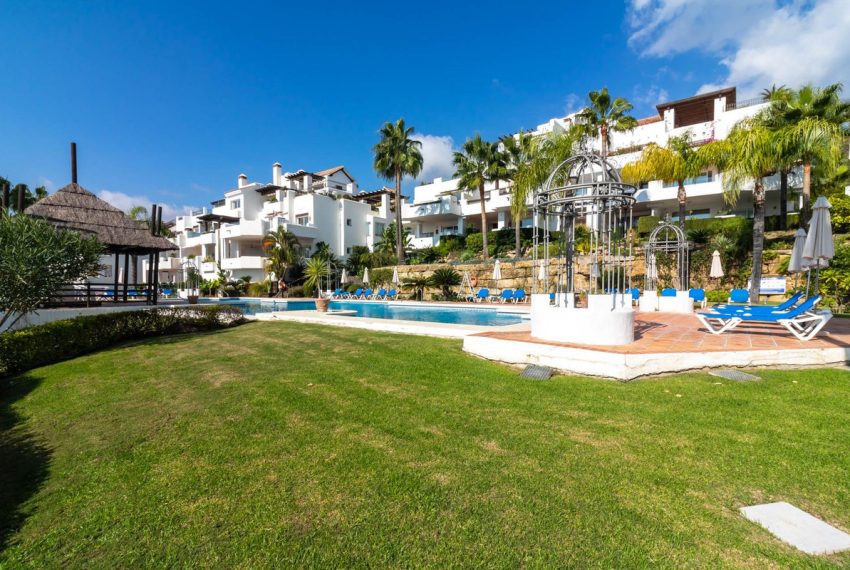 R4887787-Apartment-For-Sale-Nueva-Andalucia-Ground-Floor-3-Beds-146-Built