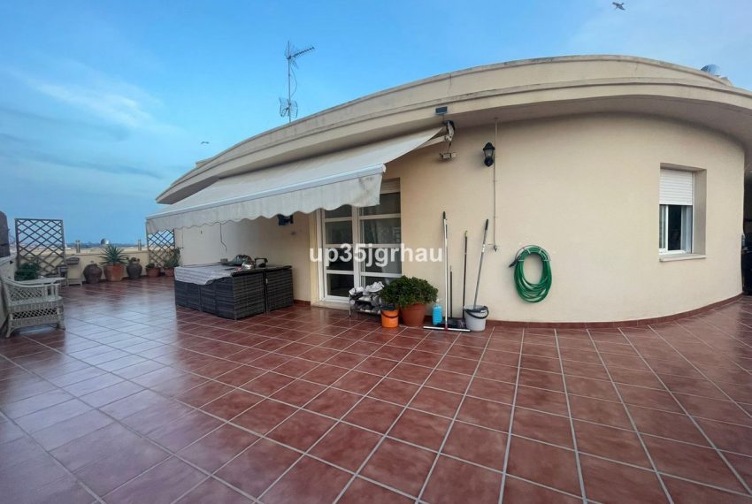 R4888714-Apartment-For-Sale-Estepona-Penthouse-2-Beds-89-Built