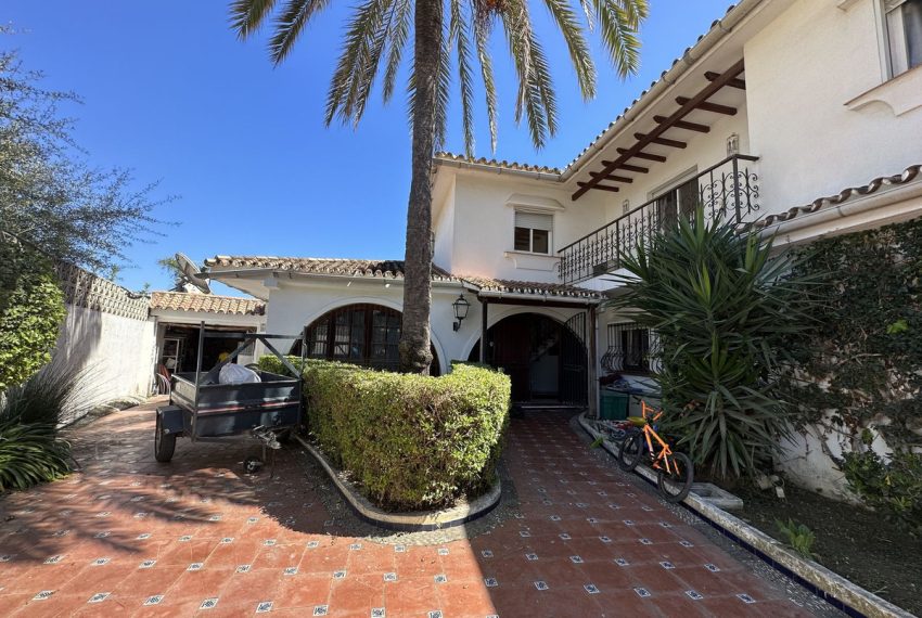 R4891351-Villa-For-Sale-Estepona-Detached-6-Beds-643-Built-2