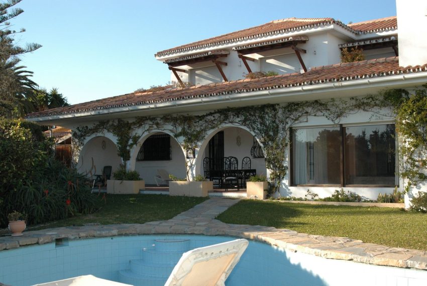 R4891351-Villa-For-Sale-Estepona-Detached-6-Beds-643-Built-6