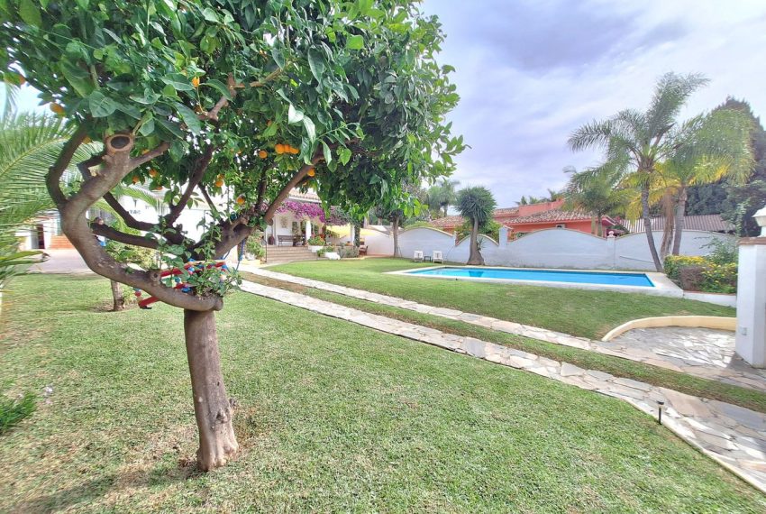 R4891363-Villa-For-Sale-Marbella-Detached-3-Beds-135-Built-4