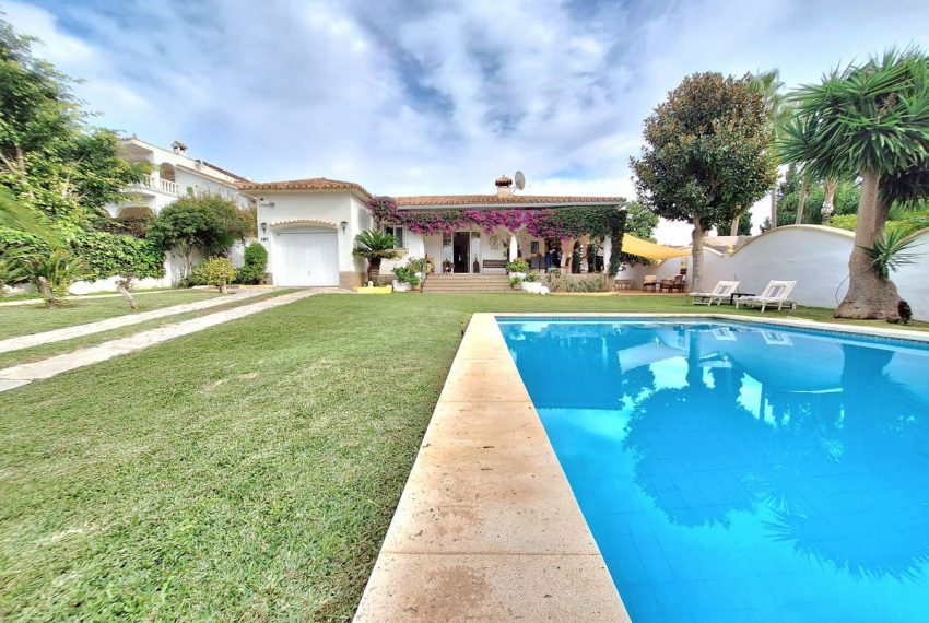 R4891363-Villa-For-Sale-Marbella-Detached-3-Beds-135-Built-5