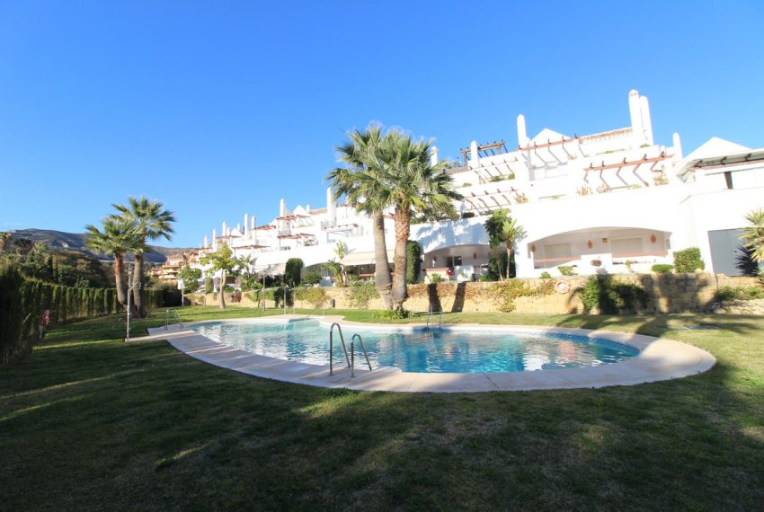 R4892383-Apartment-For-Sale-Nueva-Andalucia-Ground-Floor-2-Beds-86-Built