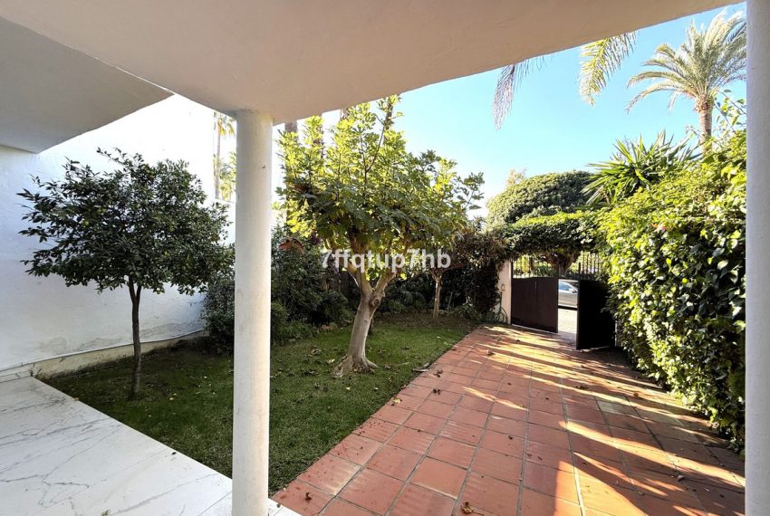 R4893688-Townhouse-For-Sale-Puerto-Banus-Terraced-6-Beds-220-Built-1