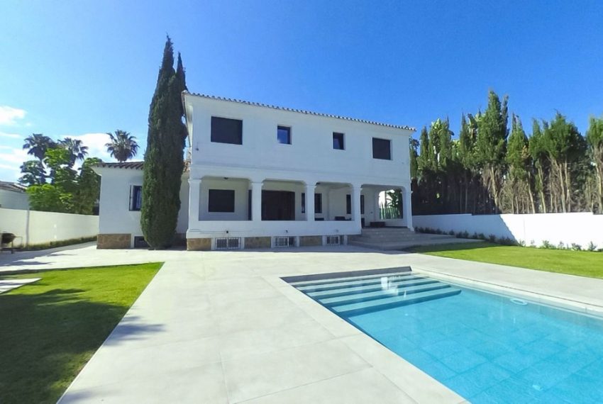 R4896127-Villa-For-Sale-Nueva-Andalucia-Detached-6-Beds-540-Built