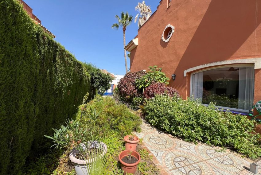 R4896226-Villa-For-Sale-Atalaya-Semi-Detached-4-Beds-200-Built-12