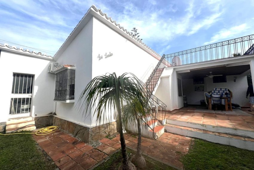 R4896511-Villa-For-Sale-San-Pedro-de-Alcantara-Detached-4-Beds-273-Built-1