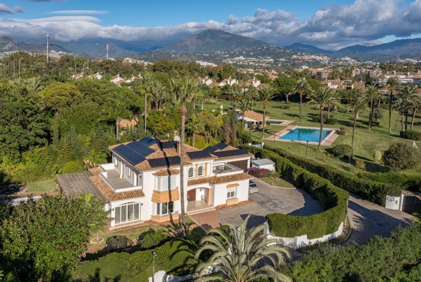 R4896589-Villa-For-Sale-Marbella-Detached-6-Beds-506-Built