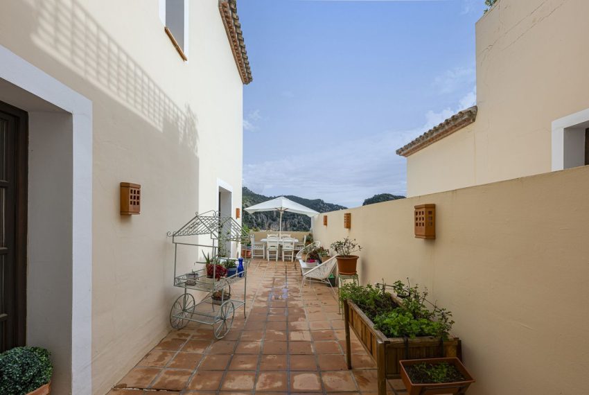 R4898050-Villa-For-Sale-Benahavis-Semi-Detached-4-Beds-300-Built-6