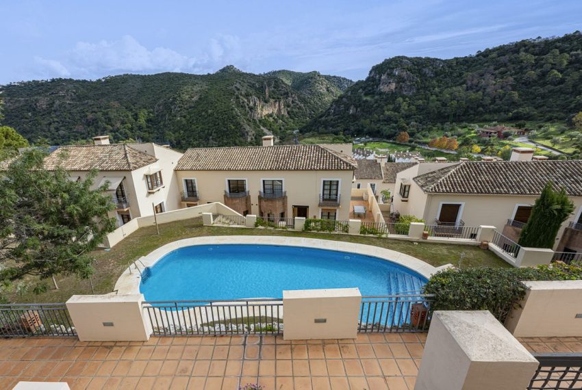 R4898050-Villa-For-Sale-Benahavis-Semi-Detached-4-Beds-300-Built