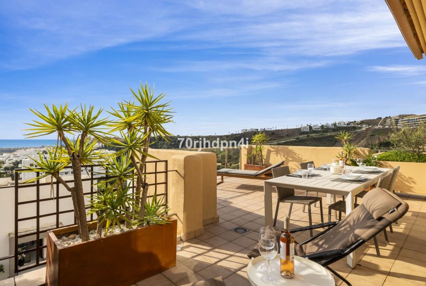 R4899019-Apartment-For-Sale-Estepona-Penthouse-3-Beds-115-Built-3