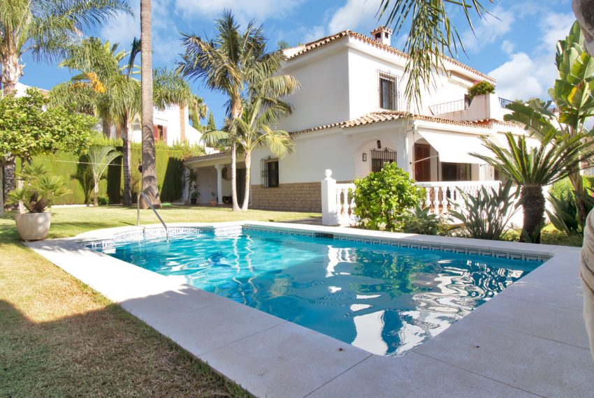 R4900528-Villa-For-Sale-Nagueles-Detached-4-Beds-286-Built