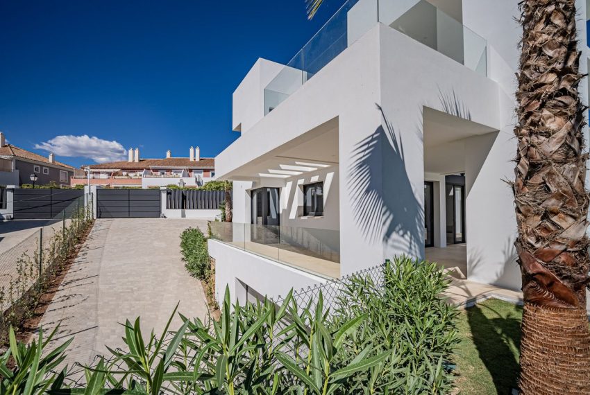 R4901131-Villa-For-Sale-El-Paraiso-Detached-6-Beds-456-Built-4