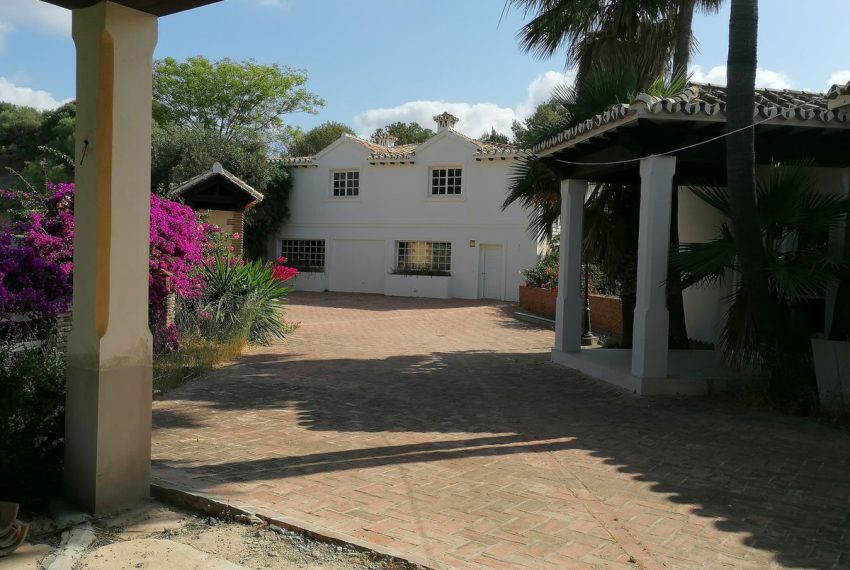 R4901182-Villa-For-Sale-La-Quinta-Detached-8-Beds-1618-Built-2