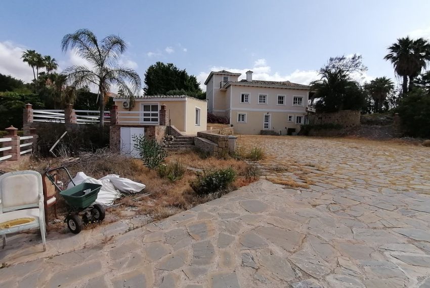 R4901182-Villa-For-Sale-La-Quinta-Detached-8-Beds-1618-Built-3