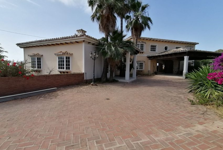 R4901182-Villa-For-Sale-La-Quinta-Detached-8-Beds-1618-Built-5