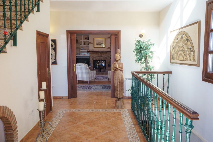 R4902142-Villa-For-Sale-Estepona-Finca-6-Beds-425-Built-9