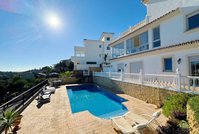 R4902220-Villa-For-Sale-Elviria-Detached-8-Beds-543-Built