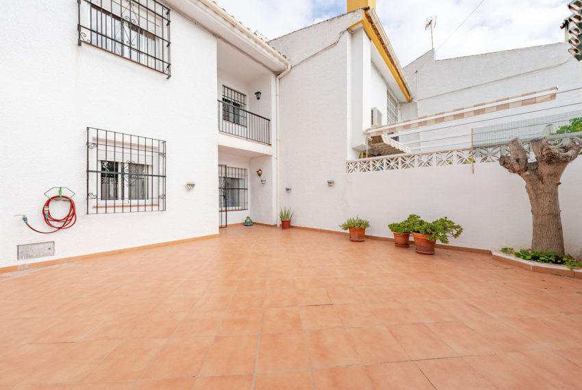 R4903765-Townhouse-For-Sale-La-Campana-Terraced-4-Beds-123-Built