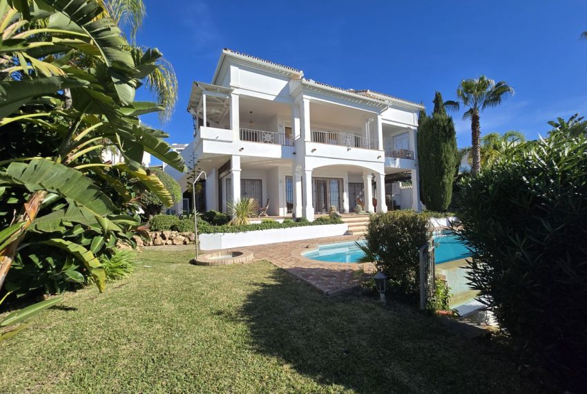 R4904404-Villa-For-Sale-Marbella-Detached-4-Beds-504-Built-10