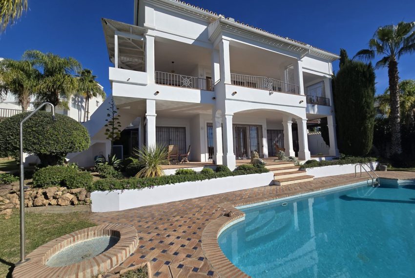 R4904404-Villa-For-Sale-Marbella-Detached-4-Beds-504-Built-12