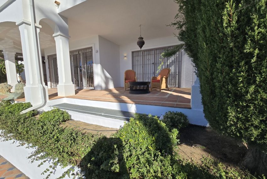 R4904404-Villa-For-Sale-Marbella-Detached-4-Beds-504-Built-4