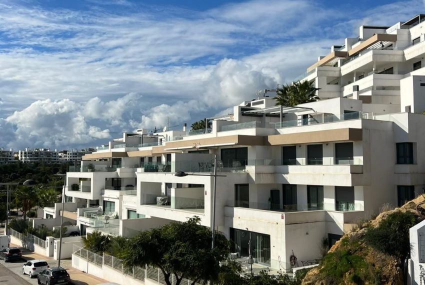 R4905217-Apartment-For-Sale-Estepona-Penthouse-1-Beds-83-Built-1