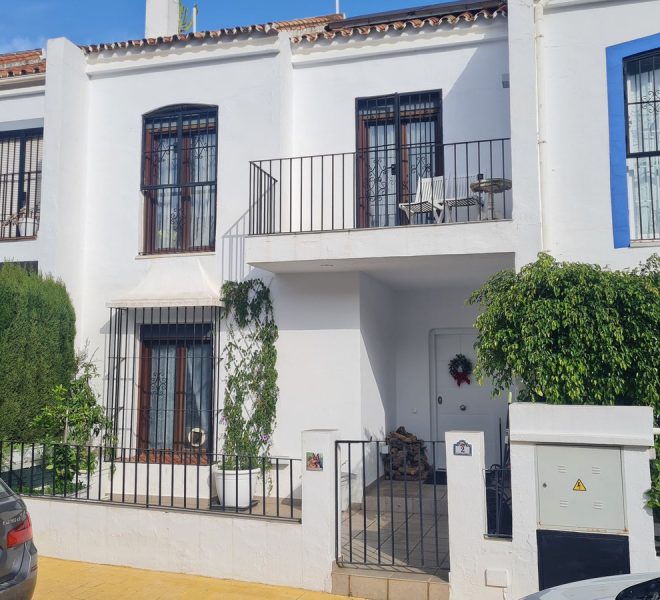 R4909306-Image 1-Terraced - 3 Beds - 130 Built