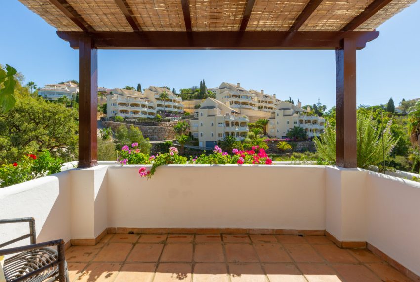 R2223614-Villa-For-Sale-Elviria-Detached-4-Beds-347-Built-19