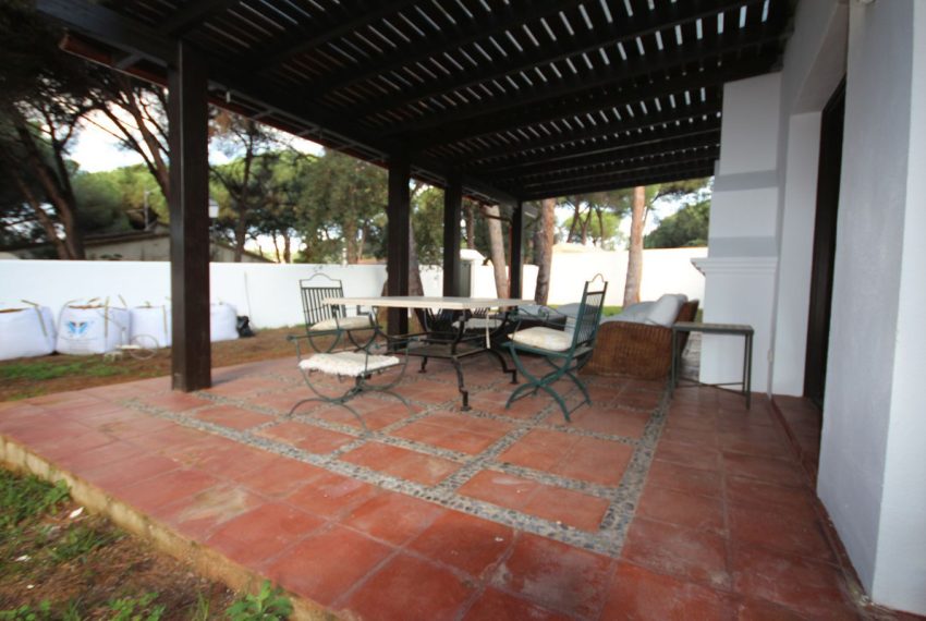 R2545199-Villa-For-Sale-Elviria-Detached-3-Beds-154-Built-3