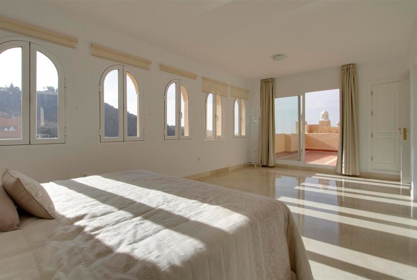 R2779193-Apartment-For-Sale-Elviria-Penthouse-3-Beds-135-Built-10