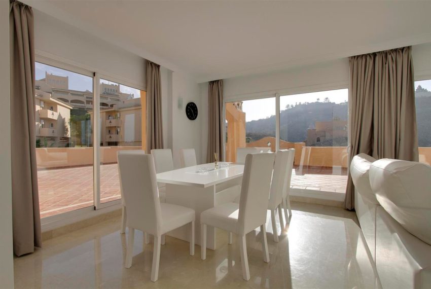 R2779193-Apartment-For-Sale-Elviria-Penthouse-3-Beds-135-Built-2