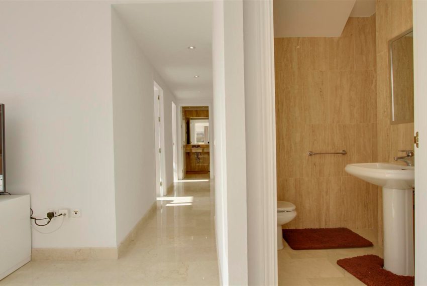 R2779193-Apartment-For-Sale-Elviria-Penthouse-3-Beds-135-Built-8